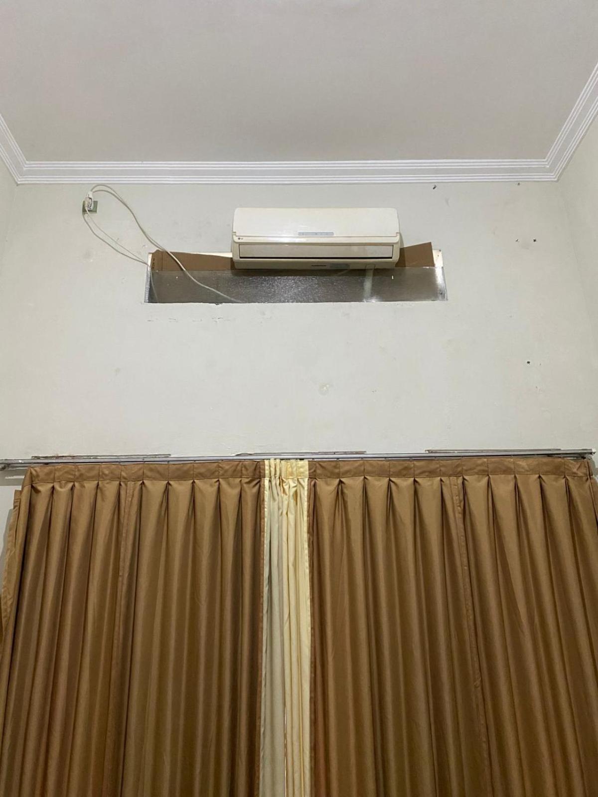 Zzz Hostel Malang Exterior photo